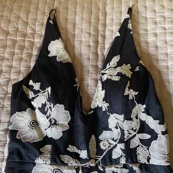 XL Formal Length Black and Gold Flower Gown - Picture 2 of 7